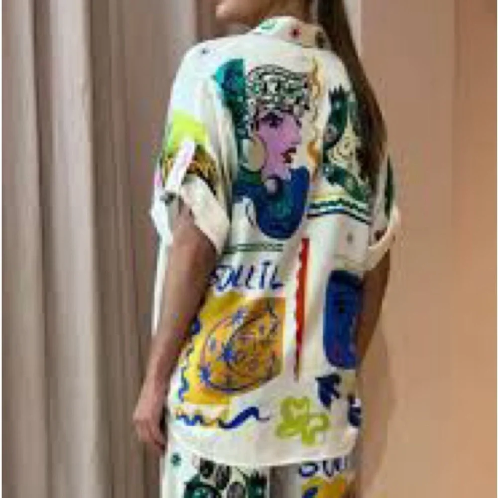 Satin Colorful Printed Shirt and Pants Set - Picture 2 of 5